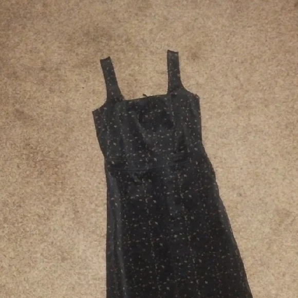 #027 Chic Black Floral Midi Dress - Picture 2 of 5